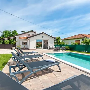 Cozy House With Pool Near Rovinj Apartment Kanfanar